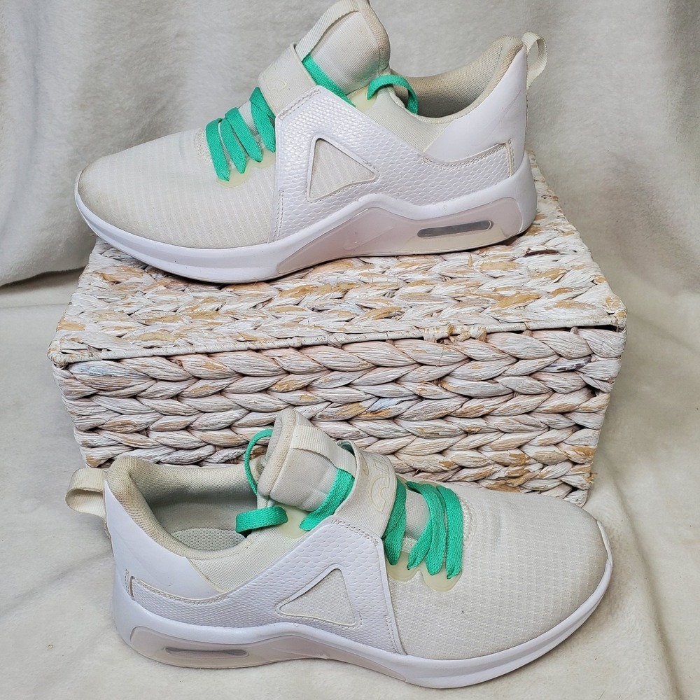 Nike Air Max Bella TR 5‎ Running Training Walk Shoes White Size 8.5 Athletic